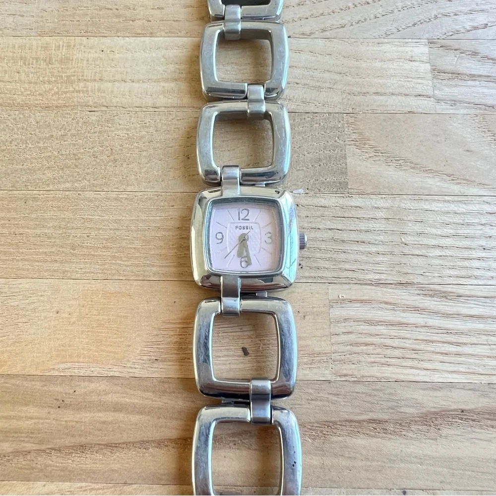 Fossil ladies square silver tone pink dial watch NEW BATTERY